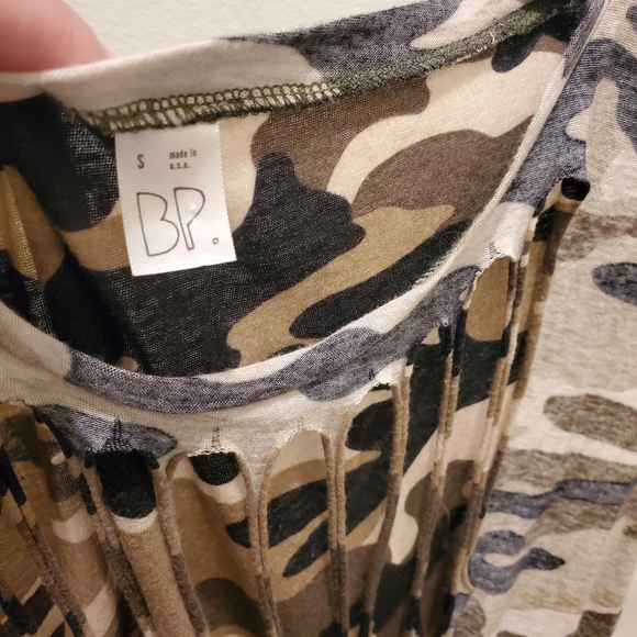 Distressed faded camo print tank - Picture 9 of 10